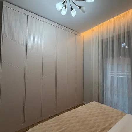 Luxury At Delijorgji Complex 10 * Tirana